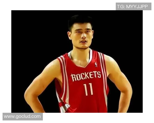 姚明真人现身引发热议粉丝纷纷围观感受巨星魅力