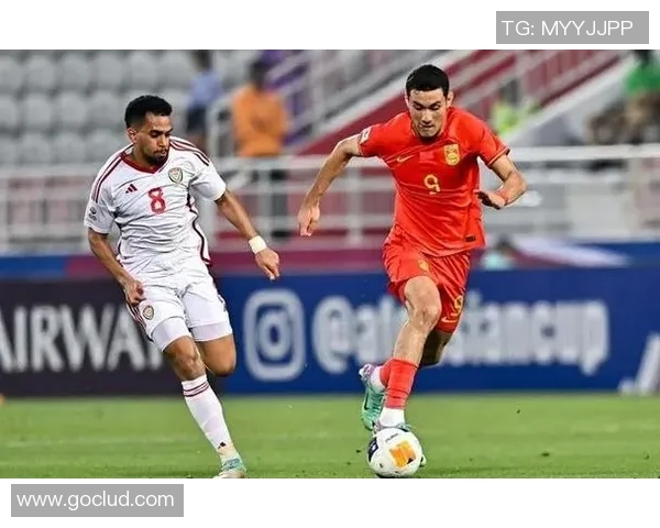 新疆队足球明星的崛起与成就展现了中国足球的新希望与未来