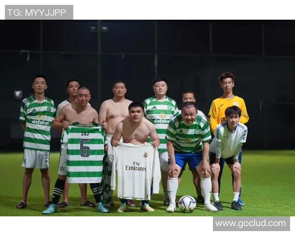 足球明星的辉煌成就与个人魅力全方位解析